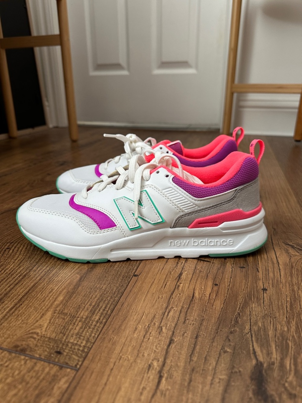 New Balance Women’s 977H